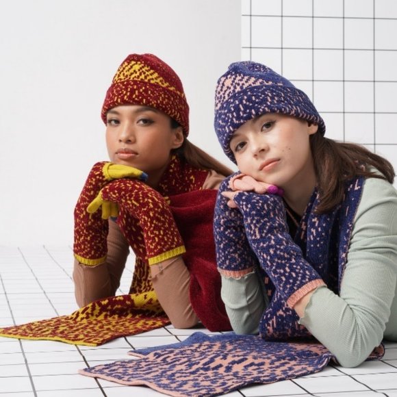 Verloop Chenille Landscape Long Scarf Wrap Coral & Navy 76” x 14” - Picture 3 of 4